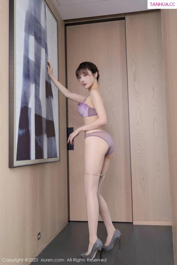 陆萱萱  [XiuRen]高清写真图 2025.10.30 No.10932 陆萱萱 性感制服第47张图片